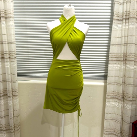 🔵 D&M Ruched Halter Dress - Picture 2 of 16